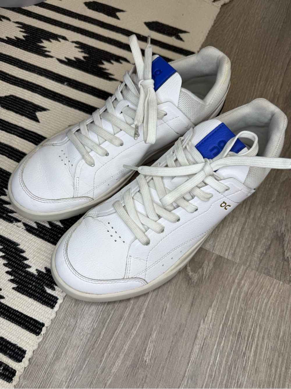 On Cloud Womens The Roger Centre Court Size 9.5 White Tennis Sneakers Shoe